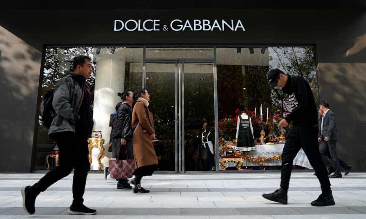 Ngay trước ngày Black Friday, thương hiệu Dolce & Gabbana biến mất khỏi các  trang web bán lẻ ở Trung Quốc