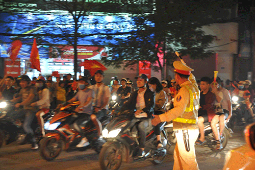 Công an TP. Hà Nội phân luồng giao thông phục vụ các trận đấu của Đội tuyển Việt Nam