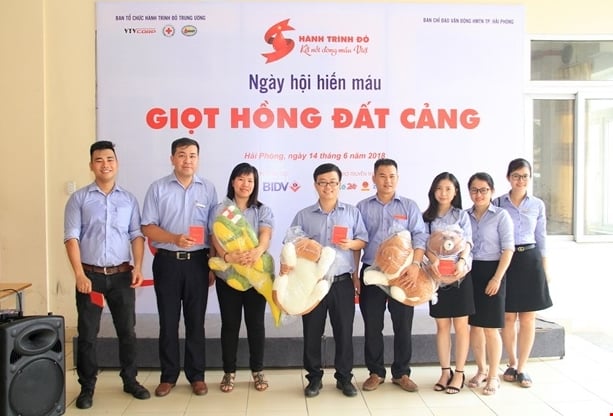 Can bo BIDV tich cuc tham gia Hanh trinh do 2018