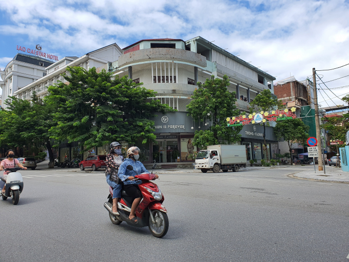 Những khu đất kim cương 2 mặt tiền ở trung tâm thành phố đã được UBND tỉnh Lào Cai bán với giá chỉ xấp xỉ 20 triệu đồng/m2. Ảnh: Hoàng Anh.