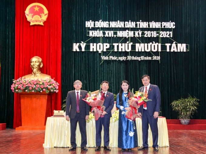 Bà Hoàng Thị Thúy Lan và ông Lê Văn Thành được bầu giữ chức Chủ tịch HĐND và Chủ tịch UBND tỉnh Vĩnh Phúc. Ảnh: BVP.