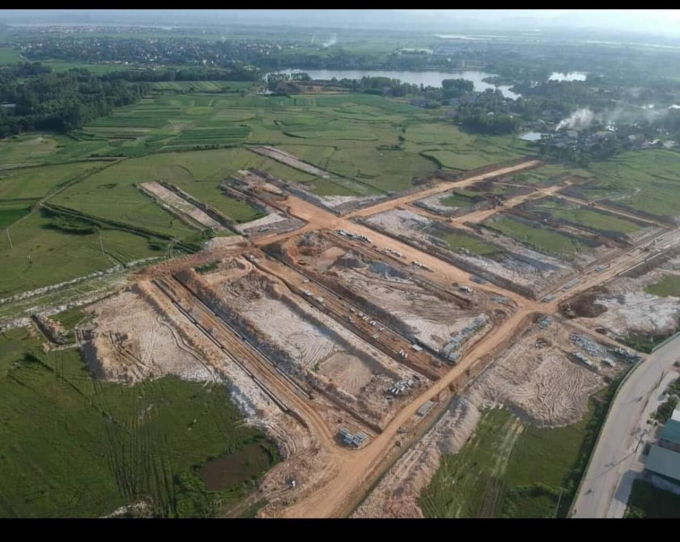 Chưa được Thủ tướng đồng ý chuyển mục đích sử dụng đất lúa nhưng chủ đầu tư dự án Khu đô thị mới Thanh Minh đã thi công, xây dựng. Ảnh: NH.