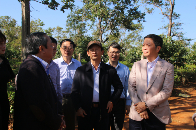 Bộ trưởng Trần Tuấn Anh khảo sát một số dự án điện gió, điện mặt trời tại Gia Lai.