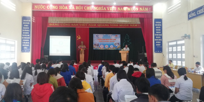 Gần 300 người lao động tham gia phiên giao dịch việc làm tại Tu Mơ Rông