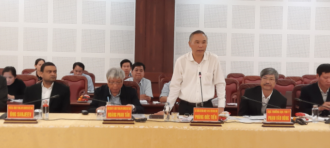 Thứ trưởng Bộ NN-PTNT Phùng Đức Tiến phát biểu tại buổi làm việc với tỉnh Gia Lai về lĩnh vực chăn nuôi.