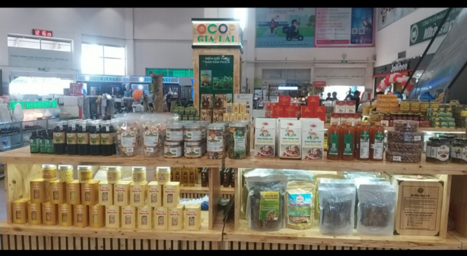 Các sản phẩm OCOP của Mang Yang được trưng bày tại siêu thị Coopmart Gia Lai.