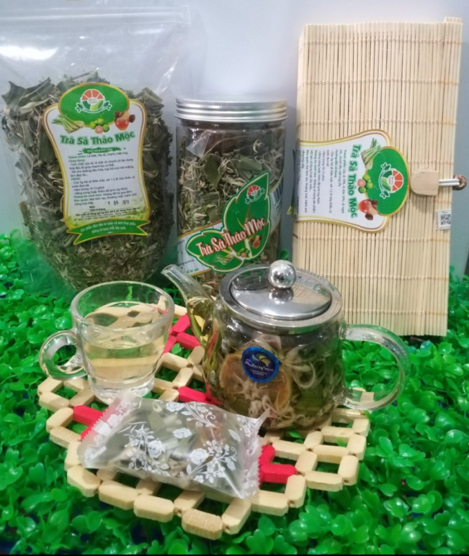 Sản phẩm Trà sả thảo mộc đang được huyện hỗ trợ quảng bá sản phẩm.