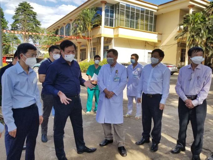 Thứ trưởng Đỗ Xuân Tuyên kiểm tra tình hình dịch SARS-CoV-2 tại Bệnh viện Đa khoa tỉnh Gia Lai.