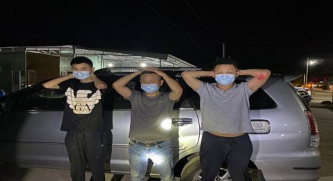Hiện 3 người Trung Quốc đang bị tạm giữ để thực hiện cách ly y tế. Ảnh Công an Kon Tum.