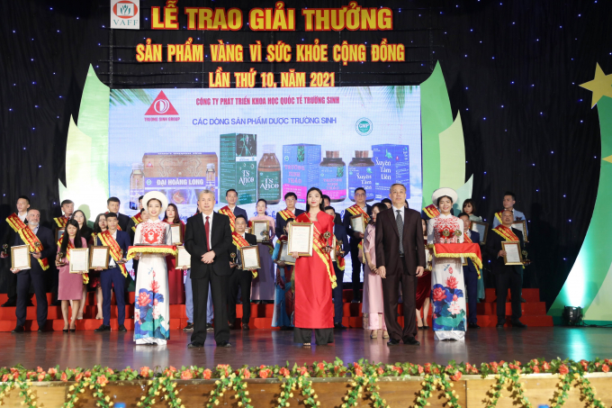 Trường Sinh Group được vinh dự nhận 4 giải thưởng vàng.