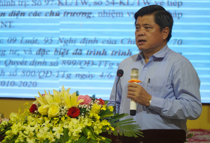 Thứ trưởng Trần Thanh Nam trình bày một số định hướng xây dựng nông thôn mới giai đoạn 2021-2025.