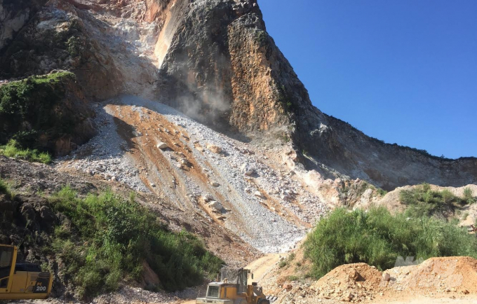 Khai thác đá tại mỏ đá Thâm Bốc II, xã Nguyễn Huệ, huyện Hòa An gây ảnh hưởng lớn đến cảnh quan công viên địa chất.