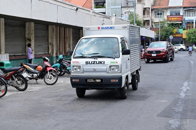 Xe tải nhẹ Suzuki Carry là phương tiện đắc lực giúp nhiều người khởi nghiệp giữa đại dịch đầy thử thách.