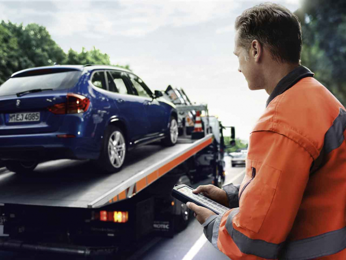 Khi gặp sự cố, chủ sở hữu xe BMW, MINI có thể liên lạc 24/24 giờ tất cả các ngày trong năm đến đường dây nóng của đội cứu hộ.