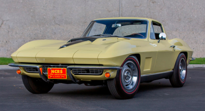 Đây là chiếc sơn màu vàng duy nhất trong 20 chiếc Chevrolet Corvette 1967.