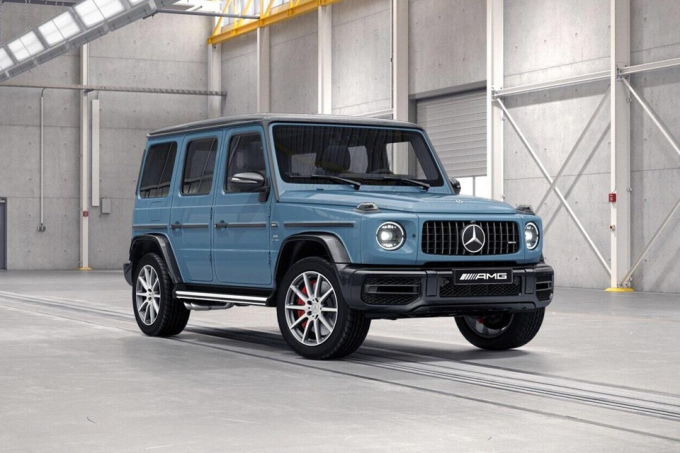 Chiếc Mercedes-AMG G63 của vợ chồng doanh nhân Nguyễn Quốc Cường có tùy chọn màu xanh.