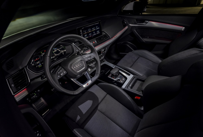 Audi Q5 mới chính thức được giao cho các khách hàng tại Việt Nam từ tháng 6/2021.