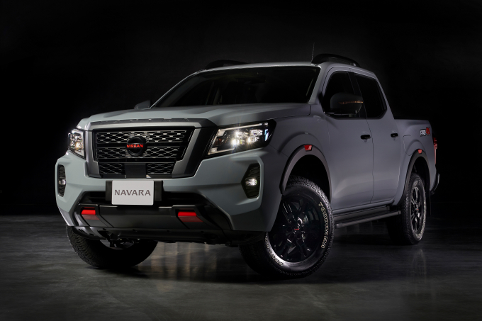 Nissan Navara 2021 giới thiệu phiên bản Navara Pro4X đậm chất off-road.