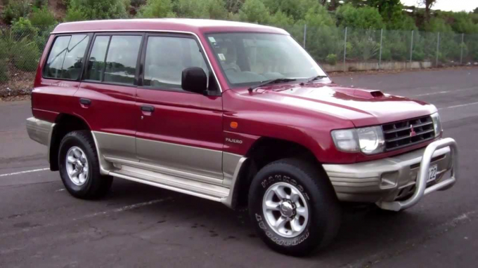 Mitsubishi Pajero sản xuất các năm 1998 – 1999 được triệu hồi để thay thế cụm bơm túi khí.