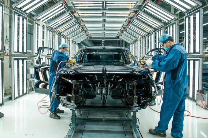 Ford Việt Nam sẽ nâng lượng công nhân tại nhà máy lên 1.200 người, tạo thêm việc làm mới cho hơn 600 người lao động tại địa phương.