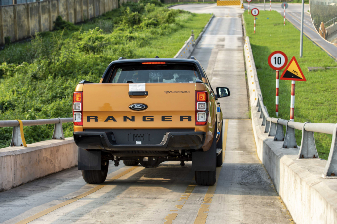 Mỗi chiếc xe Ranger Việt Nam đều phải vượt qua đầy đủ chuỗi các bài thử nghiệm nghiêm ngặt theo tiêu chuẩn của Ford Motor.