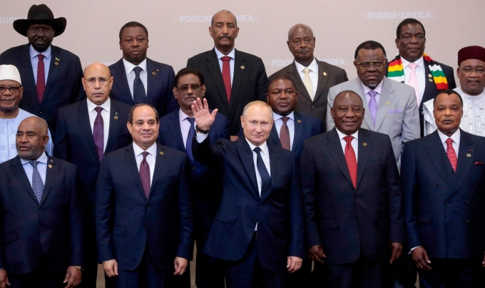 Tổng thống Nga Vladimir V. Putin chủ trì hội nghị thượng đỉnh Nga - châu Phi ở Sochi.