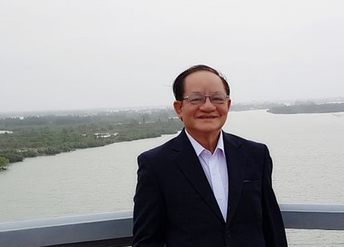 Nhà văn - nhà giáo Tần Hoài Dạ Vũ từng là Hiệu trưởng Trường Quốc học Huế!   Ảnh: NVCC.