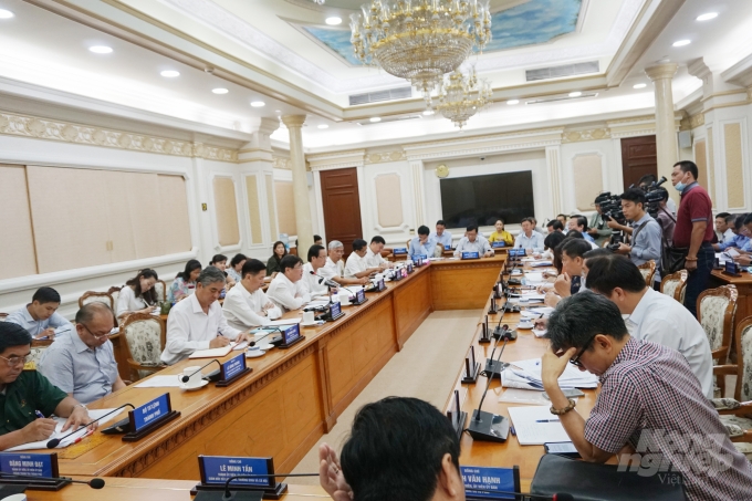 UBND TP.HCM họp về tình hình kinh tế xã hội tháng 1/2020. Ảnh: Nguyễn Thủy.