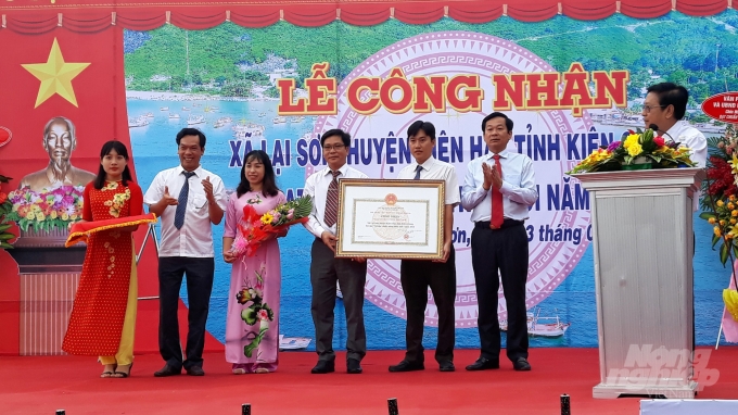 Qua 10 năm triển khai Chương trình xây dựng nông thôn mới, tỉnh Kiên Giang đã có 64/117 xã được công nhận đạt chuẩn. Ảnh: Đ.T. Chánh.