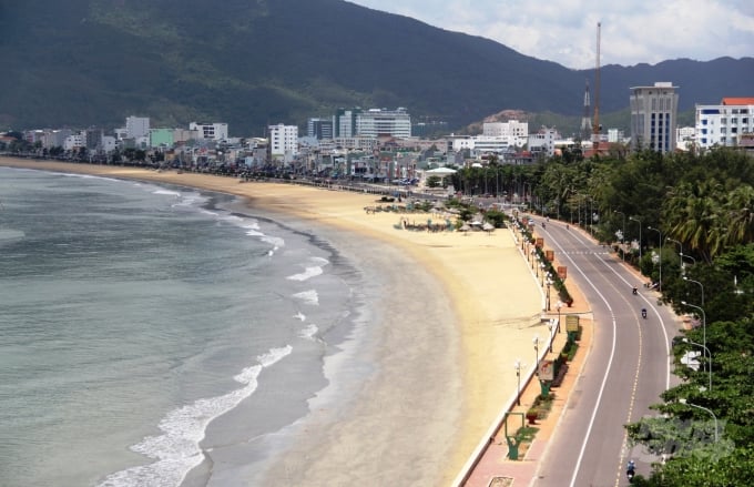 Bình Định đang sở hữu tuyến đường Xuân Diệu chạy dọc ven biển đẹp và thơ mộng