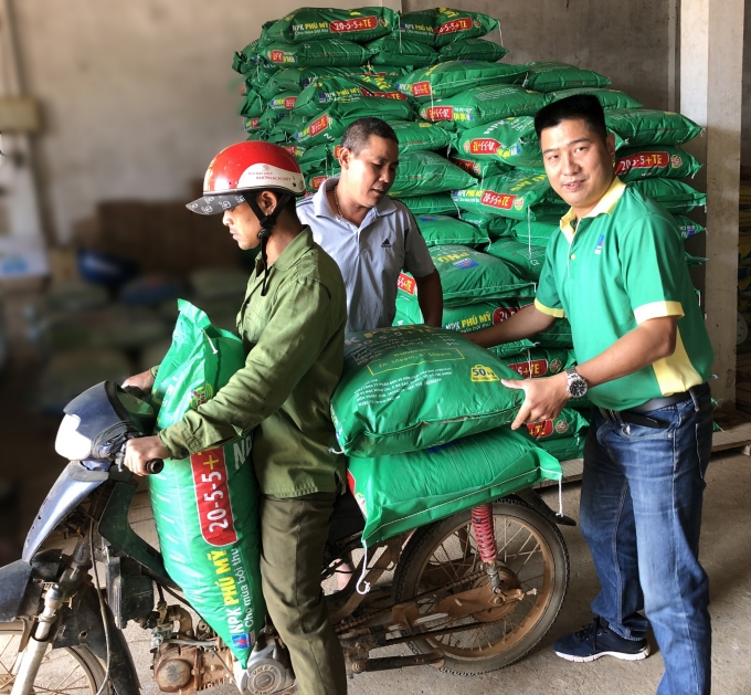 Sản phẩm chuyên dụng mùa khô NPK Phú Mỹ 20-5-5+TE rất được nông dân đón nhận, tin dùng.
