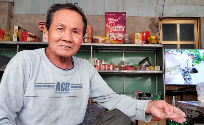 Ông Nguyễn Đức Chí phản ánh về việc bị thôn nợ tiền công thợ từ năm 2013. Ảnh: Kế Toại. 