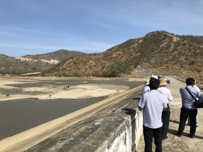 Trước tình các hồ chứa cạn kiệt, các tỉnh Nam Trung bộ sẽ ưu tiên nước sinh hoạt.