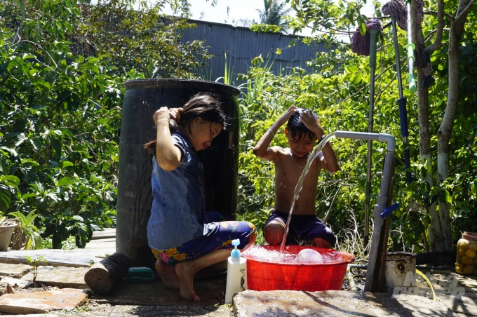 Khoảng 20.850 hộ dân tại Cà Mau có nguy cơ thiếu nước ngọt sinh hoạt. Ảnh: Trọng Linh.