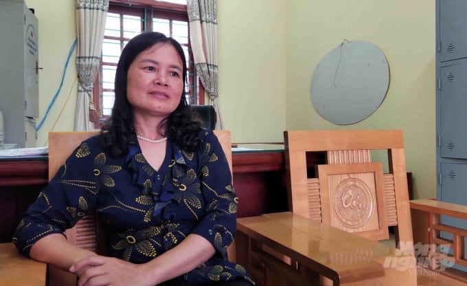 Bà Nguyễn Thị Xiêm cho biết, địa phương đang rất bối rối trong việc tổ chức nhân sự. Ảnh: Kế Toại. 
