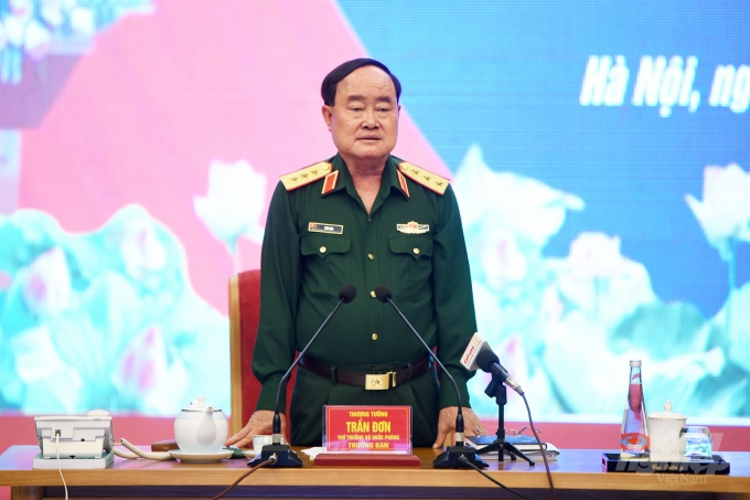 Thượng tướng Trần Đơn, Thứ trưởng Bộ Quốc phòng, Trưởng Ban Chỉ đạo phòng chống dịch Covid-19 Bộ Quốc phòng chủ trì cuộc họp. Ảnh: Tùng Đinh.