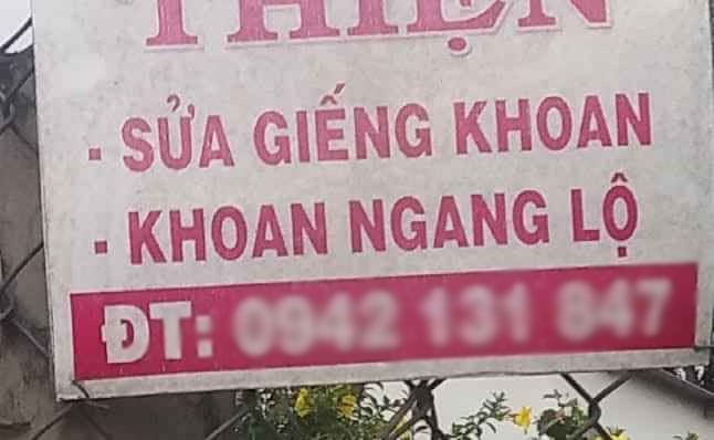 Một quảng cáo khoan giếng công khai tại tỉnh Tiền Giang. Ảnh: Minh Đảm.