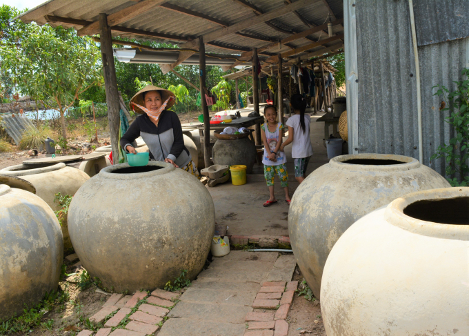 Có khoảng 21.000 hộ dân ở Cà Mau đang thiếu nước sinh hoạt. Ảnh: Trọng Linh.