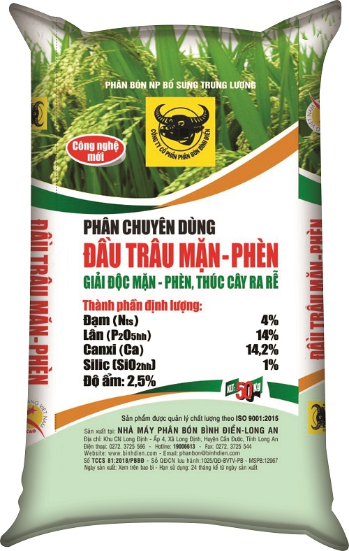 Phân Đầu Trâu Mặn Phèn giúp hạ phèn, giải mặn cho đất, và giúp cây lúa khỏe, cứng cây, ứng phó tốt với tình hình thời tiết bất lợi như hiện nay. Ảnh: Bình Điền.