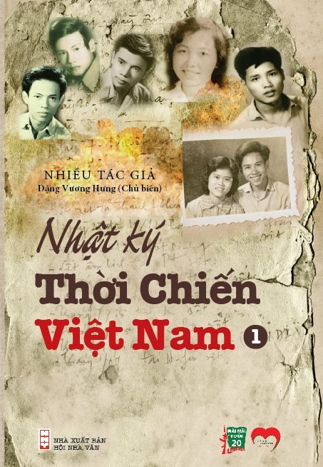 Bộ sách 'Nhật ký thời chiến Việt Nam' được ấn hành nhân dịp 45 năm thống nhất đất nước. Ảnh: ĐXT.