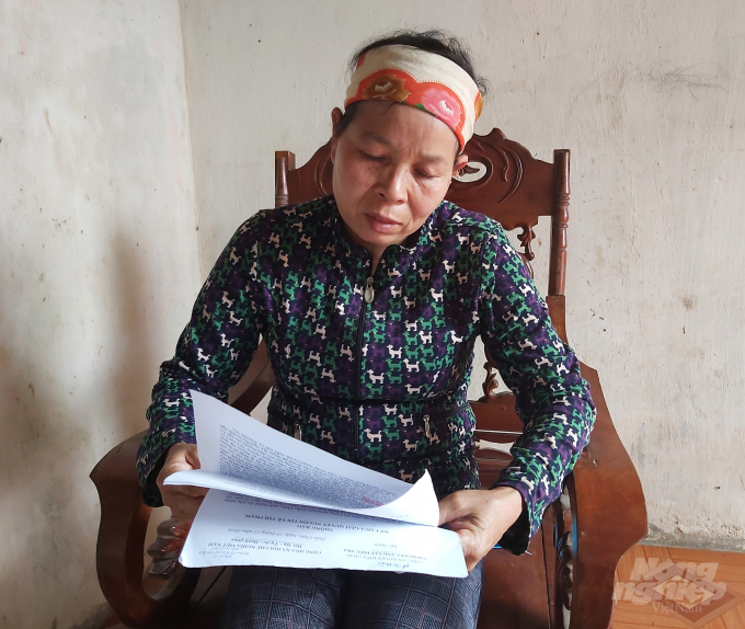 Bà Nguyễn Thị Nhàn, mẹ nạn nhân thất vọng trước bản án dành cho đối tượng Phan Huy Giang. Ảnh: Việt Khánh.