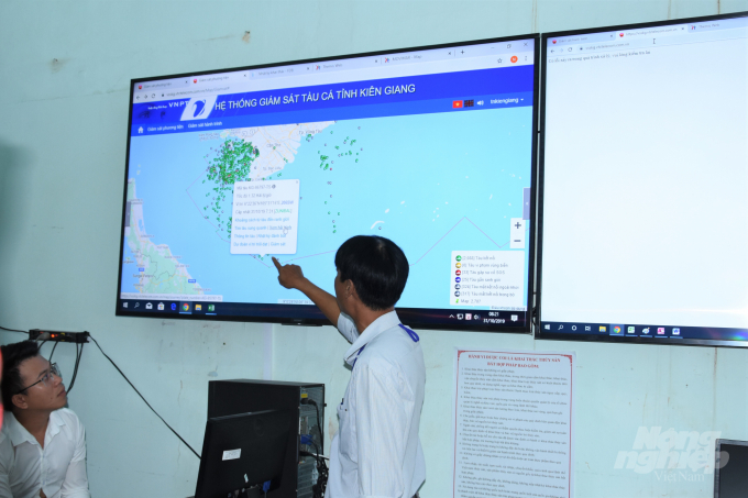 VNPT - Kiên Giang vừa là đơn vị cung cấp thiết bị, vừa là đơn vị xây dựng thử nghiệm phần mềm quản lý giám sát tàu cá cho tỉnh Kiên Giang. Ảnh: Minh Sáng.