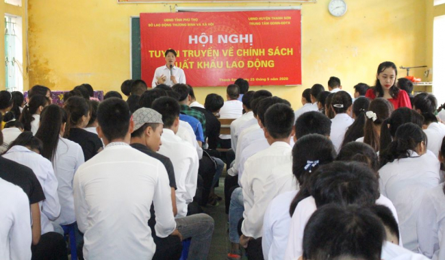 Sở LĐ-TB&XH tỉnh Phú Thọ tổ chức hội nghị tuyên truyền về chính sách xuất khẩu lao động cho học sinh huyện Thanh Sơn. Ảnh: Thu Hương.