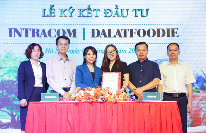 Từ tháng 7/2020, sản phẩm hữu cơ của DalatFoodie sẽ có mặt tại Hà Nội sau lễ ký kết đầu tư. Ảnh: KT. 