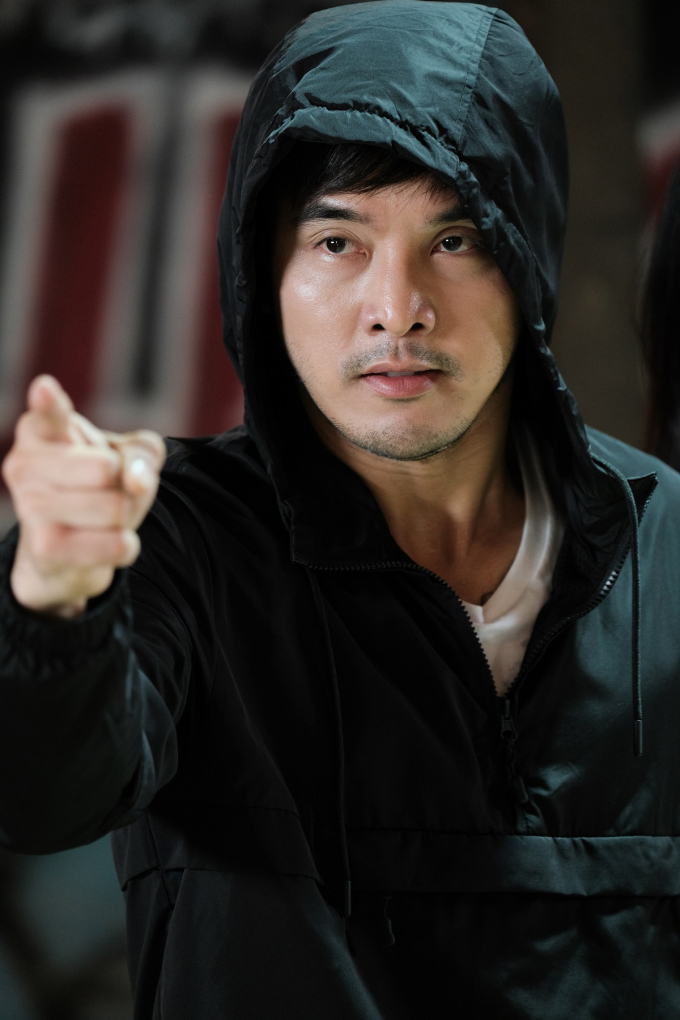 Ca sĩ Ưng Hoàng Phúc quay sang làm nhà sản xuất loạt phim 'Ông trùm'.