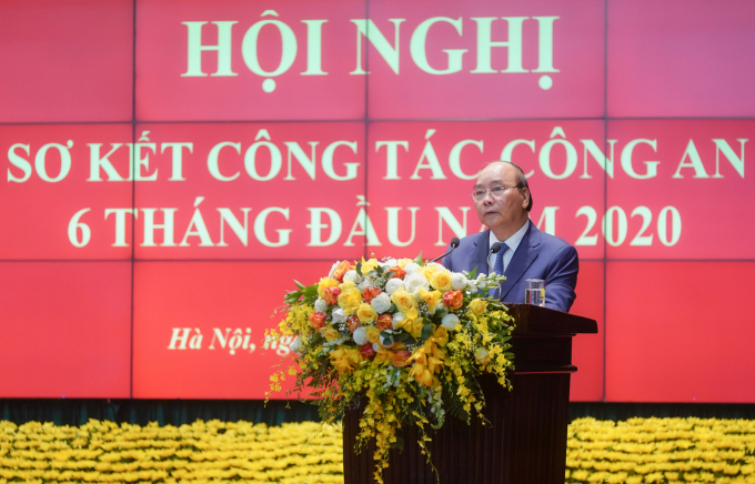 Thủ tướng Nguyễn Xuân Phúc phát biểu tại Hội nghị sơ kết công tác công an 6 tháng đầu năm 2020. Ảnh: VGP.
