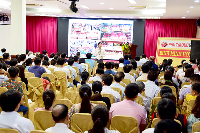 Học viên tham gia lớp tập huấn là các bộ chuyên trách chương trình OCOP cấp huyện, xã. Ảnh: Ngô Thắng.