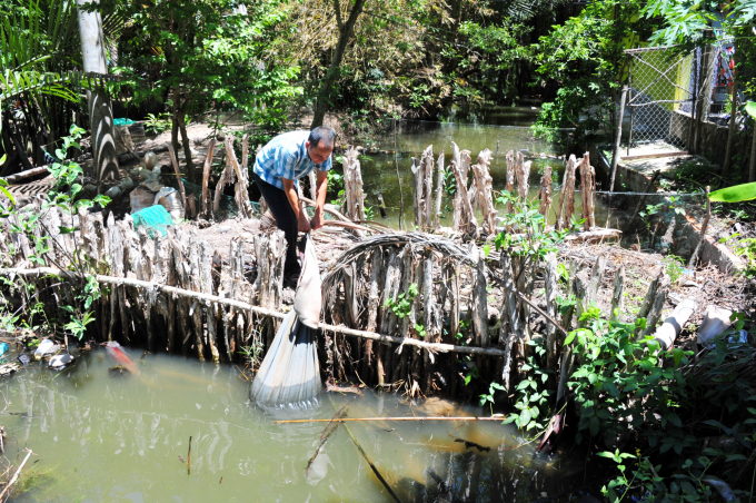 Gò Quao là một trong những huyện đắp nhiều đập tạm nhất ở Kiên Giang trong mùa hạn mặn vừa qua để bảo vệ đất sản xuất nông nghiệp của bà con nông dân. Ảnh: Lê Hoàng Vũ.