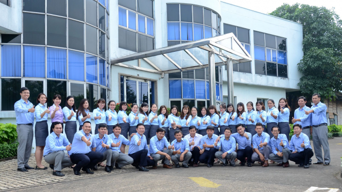 Đội ngũ nhân viên văn phòng tại nhà máy Công ty TNHH Map Pacific Singapore ở Khu Công nghiệp Amata, TP Biên Hoà (Đồng Nai).
