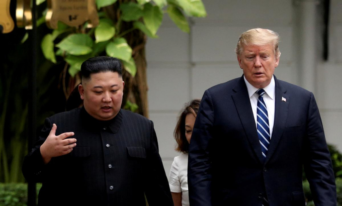 Chủ tịch Kim Jong Un và Tổng thống Mỹ Donald Trump tại cuộc gặp thượng đỉnh ở Hà Nội đầu năm 2019. Ảnh: Reuters.